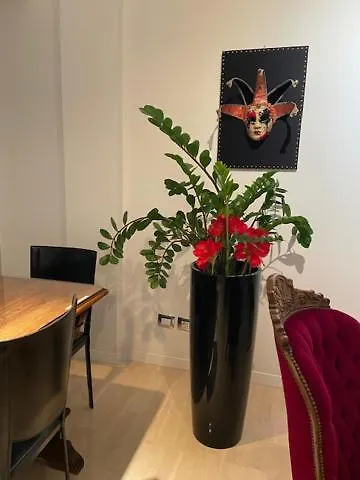 شقة Bruzzanese ميلان