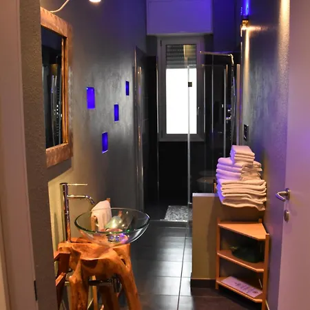 Bruzzanese Apartament Mediolan