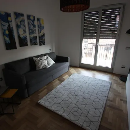 Bruzzanese Apartament Mediolan